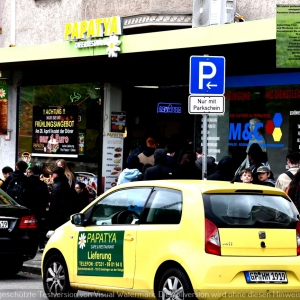 # PAPATYA CAFFE Restaurant.26.04.24 Tagesaktion bis 22 Uhr. Döner für nur 1€. Bis 13 Uhr wurden bereits 100 kg Dönerfleisch verkauft. Wahnsinn was heute bei uns los ist! Geislingen,bahnhofstraße